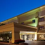 La Quinta By Wyndham Tampa Fairgrounds - Casino